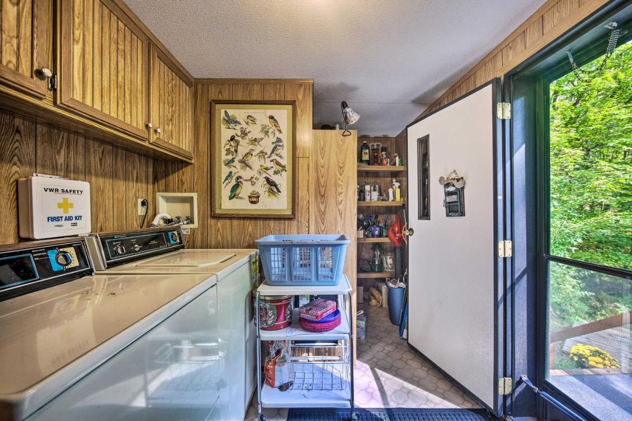 Scenic Escape Swim, Fish, Hike! Holiday home Spring Mills